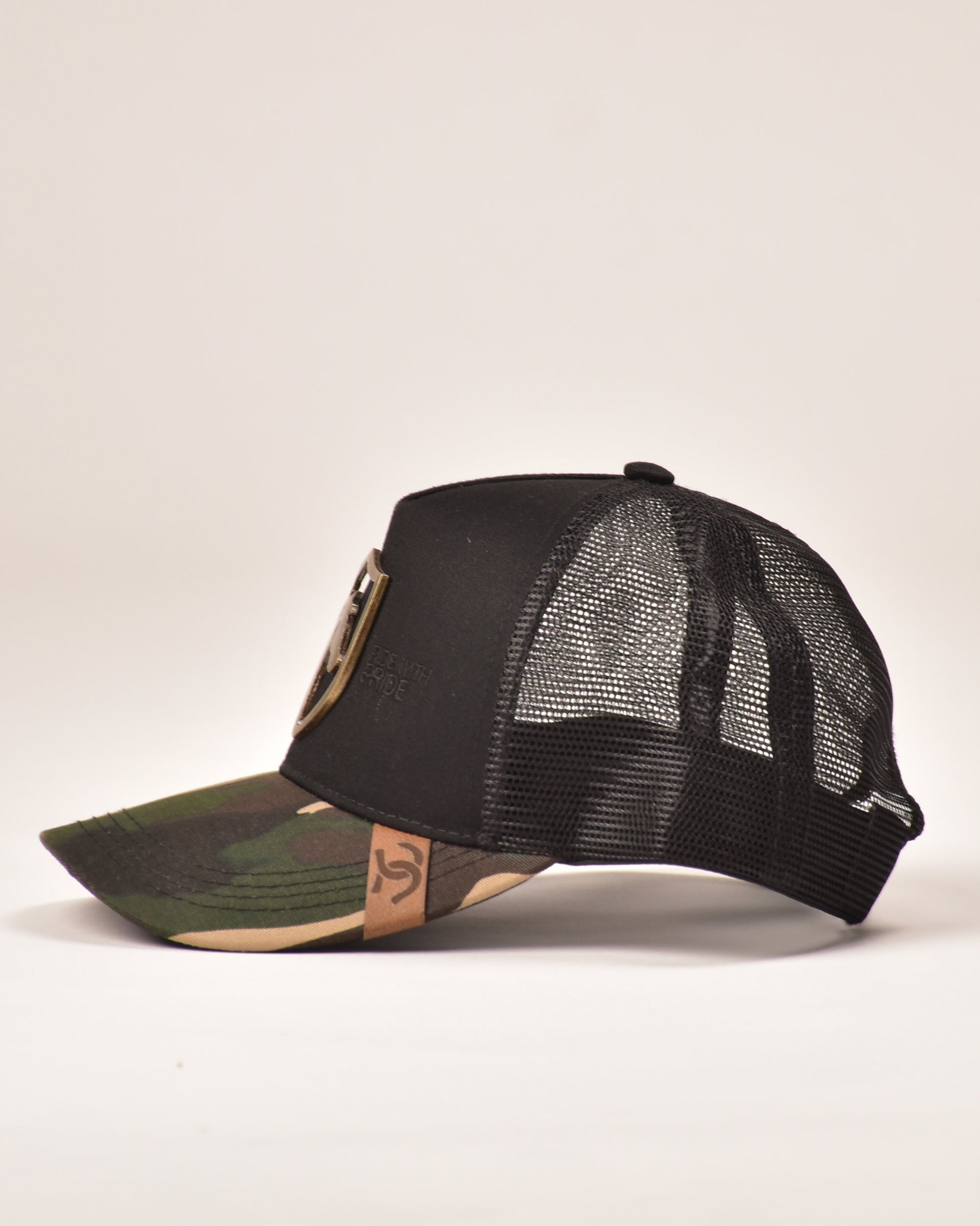 Gorra Mustang Conmemoración Gold